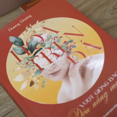 Sách Hoa Trên Đá