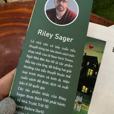NGÔI NHÀ BÊN KIA HỒ – Riley Sager – Nguyễn Thanh Nhàn dịch – Bách Việt – NXB Lao Động