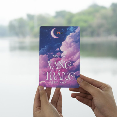 Sách - Bộ Sách Đều Tại Vầng Trăng Gây Họa - Tập 1+2 (Bộ 2 Tập) - Bản Đặc Biệt - Tặng Kèm 2 Bookmark Bồi Cứng + 1 Poscard Có Chữ Ký Tác Giả + 1 Poscard Gấp Xé + 2 Thẻ Card