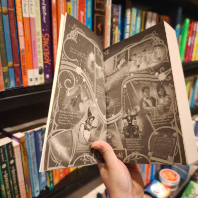 Sách - The Land of Stories A Grimm Warning by Chris Colfer - Children