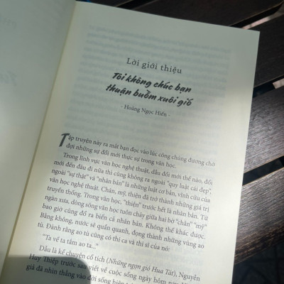 (Ấn bản đặc biệt 2022 – bìa cứng in 1000c) TƯỚNG VỀ HƯU và những truyện khác - Nguyễn Huy Thiệp - Nhà xuất bản Trẻ