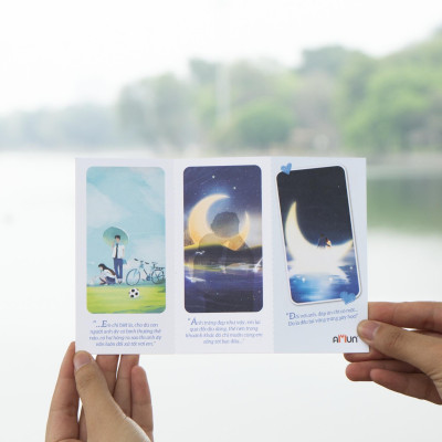 Sách - Bộ Sách Đều Tại Vầng Trăng Gây Họa - Tập 1+2 (Bộ 2 Tập) - Bản Đặc Biệt - Tặng Kèm 2 Bookmark Bồi Cứng + 1 Poscard Có Chữ Ký Tác Giả + 1 Poscard Gấp Xé + 2 Thẻ Card