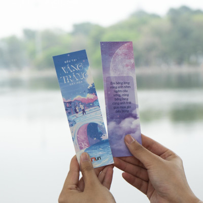 Sách - Bộ Sách Đều Tại Vầng Trăng Gây Họa - Tập 1+2 (Bộ 2 Tập) - Bản Đặc Biệt - Tặng Kèm 2 Bookmark Bồi Cứng + 1 Poscard Có Chữ Ký Tác Giả + 1 Poscard Gấp Xé + 2 Thẻ Card