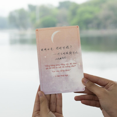 Sách - Bộ Sách Đều Tại Vầng Trăng Gây Họa - Tập 1+2 (Bộ 2 Tập) - Bản Đặc Biệt - Tặng Kèm 2 Bookmark Bồi Cứng + 1 Poscard Có Chữ Ký Tác Giả + 1 Poscard Gấp Xé + 2 Thẻ Card