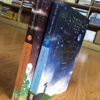  Tiểu thuyết lay động về tình yêu của tuổi thanh xuân: Tìm em giữa ngàn sao lấp lánh (tặng kèm túi vải, sách có chữ ký tác giả, số lượng có hạn)