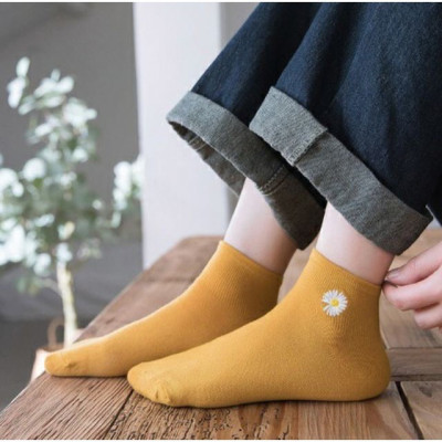 Túi 10 đôi tất  hoa cúc , gấu nữ ,cổ ngắn nhiều màu dễ thương vải cotton đẹp và bền kèm túi dây rút xinh xắn cute cho phái nữ