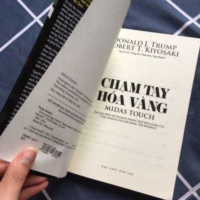 Sách Chạm Tay Hoá Vàng