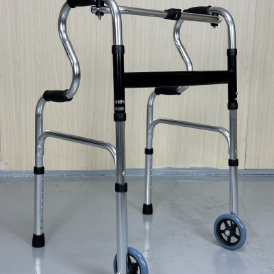 Khung tập đi tích hợp bô vệ sinh, khung hợp kim chắc chắn, dễ sử dụng, an toàn và tiện lợi, chính hãng Nikita