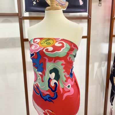 Khăn lụa tơ tằm vuông cuốn biên thủ công Loan 90x90cm