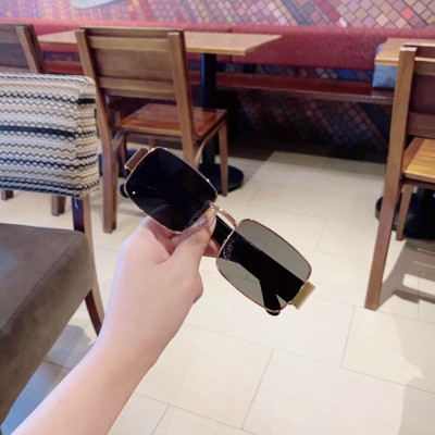 Kính xinh, Kính râm Mắt vuông hottrend cho Nữ + tặng tuavit Kính Xinh mini tiện lợi