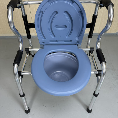 Khung tập đi cho người già có bô vệ sinh đi kèm, chắc chắn, an toàn, gấp gọn khi không sử dụng, chính hãng Nikita