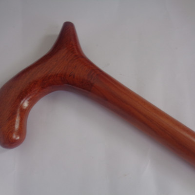 Gậy Gỗ Tay Lượn Cho Người Già