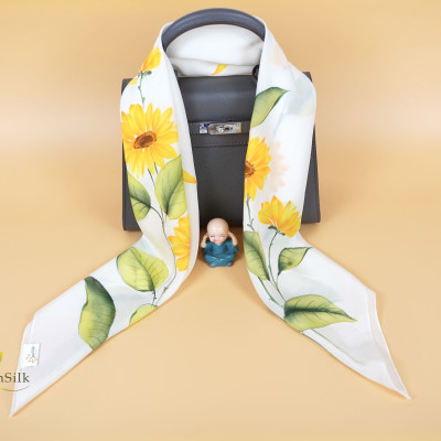 Khăn Vuông Vẽ Tay Hướng Dương – Quà Lưu Niệm Việt, Khăn Lụa Tơ Tằm Thuần Việt SenSilk