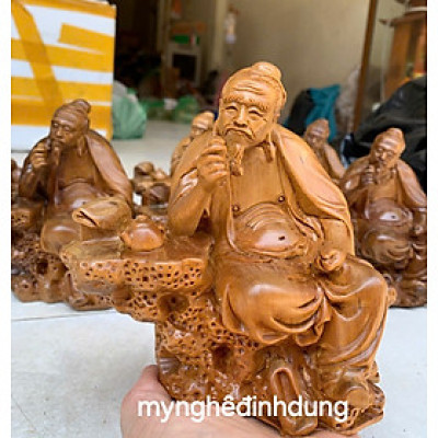 Tượng ông thần trà  bằng gỗ bách xanh thơm nức cao 15x15x9cm