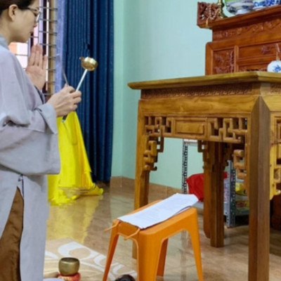 Bàn Kệ đọc kinh Bàn Niệm Phật Tốt Đẹp