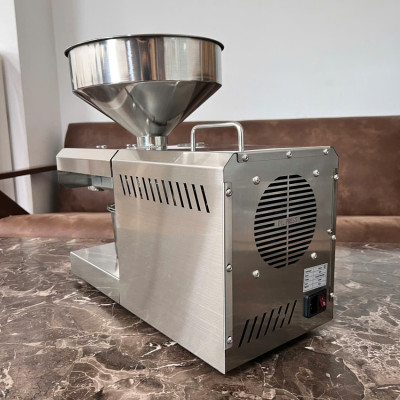 Máy ép dầu ăn thực vật thế hệ mới thương hiệu Mỹ Septree K39 - Công suất 1350W - Hàng chính hãng (Bảo Hành 1 Năm)