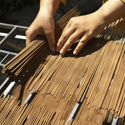 Nhang Sen Hương Tràm Liên Tâm 38cm 90 cây - Thanh lọc, diệt khuẩn, 100% Từ Lá Tràm tự nhiên