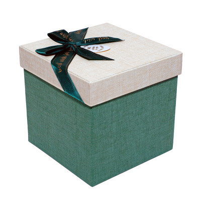 Hộp Quà Vuông V022 - 15 x 15 x 15 cm - Giao màu ngẫu nhiên