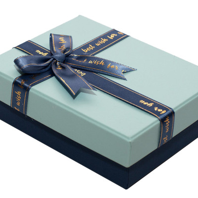 Hộp Quà Chữ Nhật Phượng Hoàng C029 - 13 x 10 x 4 cm - Giao mẫu ngẫu nhiên