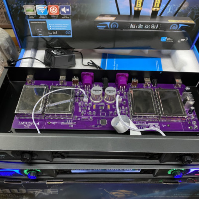 Micro không dây SHURE - Chất Âm Hay - Sóng Xa 150m - Hàng Nhập Khẩu