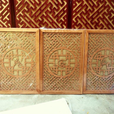 Combo bộ bàn thờ chung cư bằng gỗ sồi + ám khói +chữ phúc hay chữ bất kỳ 