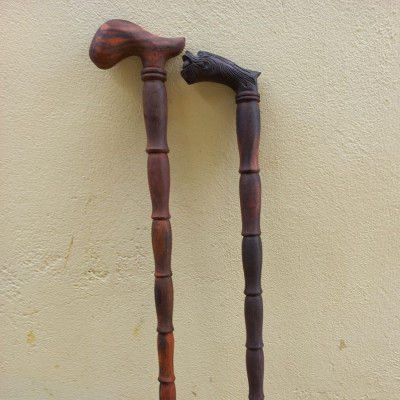 Gậy batong bằng gỗ trắc dành cho người già 