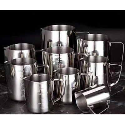 Ca đánh sữa pha chế đồ uống dành cho nhà hàng khách sạn quán bar  - ca inox 304 đánh sữa có quai, chia vạch CNC dõ nét chính sác dành cho cà phê Cappuccino/Latte