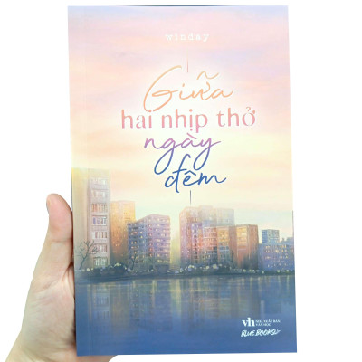 Sách - Giữa Hai Nhịp Thở Ngày Đêm