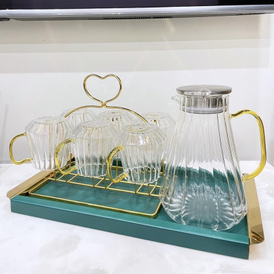 BỘ BÌNH ĐỰNG NƯỚC UỐNG THỦY TINH VÂN SỌC KÈM 6 CỐ KHAY VÀ GIÁ ÚP