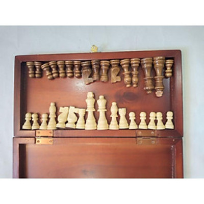Bộ cờ vua gỗ  cao cấp kích thước 35x35x 2cm ,giúo phát triển trí tuệ