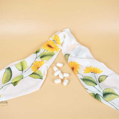 Khăn Vuông Vẽ Tay Hướng Dương – Quà Lưu Niệm Việt, Khăn Lụa Tơ Tằm Thuần Việt SenSilk