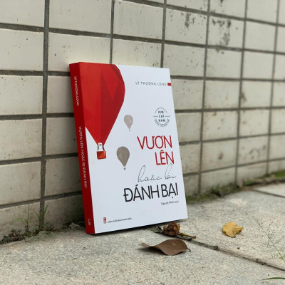 Sách - Vươn Lên Hoặc Bị Đánh Bại