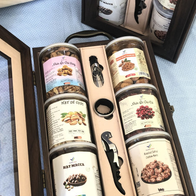 Hộp quà tặng (hộp gỗ) sang trọng với 6 loại hạt cao cấp VIETTIN MART