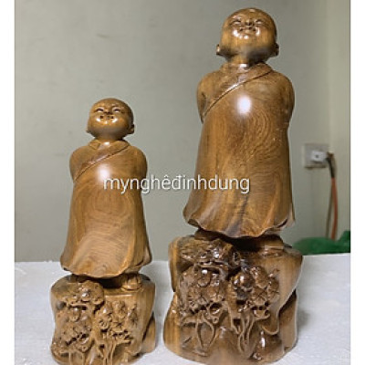 TƯỢNG TÙY DUYÊN BẰNG GỖ BÁCH XANH KT 15X6X5CM