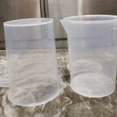 Bộ 2 ca đong nhựa có vạch chia 5 lít