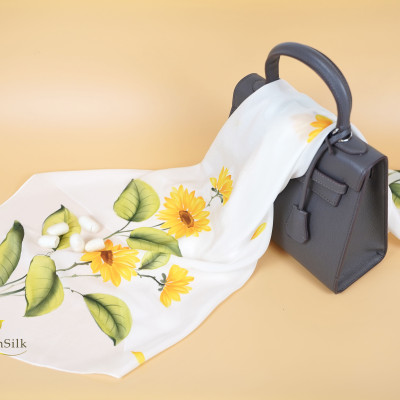 Khăn Vuông Vẽ Tay Hướng Dương – Quà Lưu Niệm Việt, Khăn Lụa Tơ Tằm Thuần Việt SenSilk