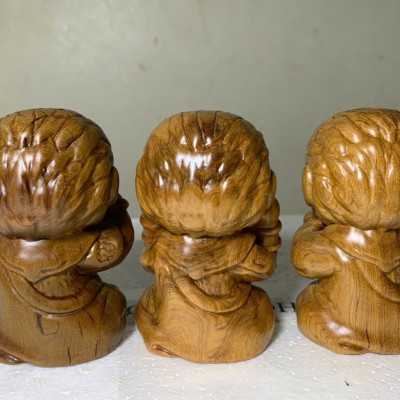 Tượng tam không khỉ bằng gỗ bách xanh thơm nức cao 10x7x6cm