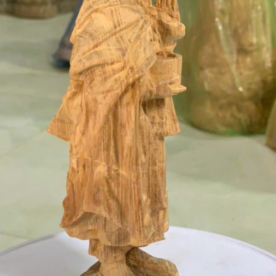 Tượng thầy thích minh tuệ bằng gỗ ngọc am thơm nức kt cao 20×8×6cm