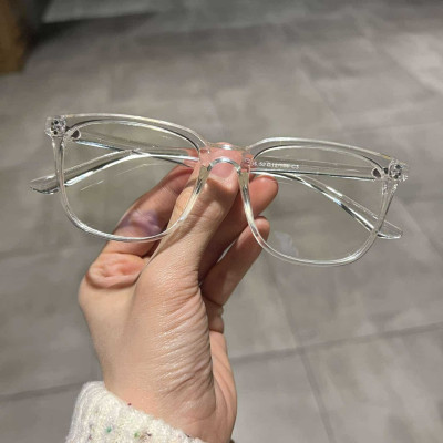 Kính gọng thời trang trong suốt nhựa dẻo