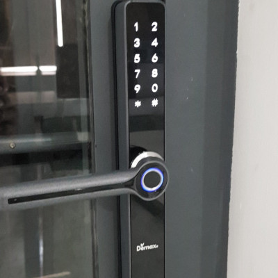 Khóa vân tay thông minh DEMAX SL102 cho cửa nhôm, cửa sắt, inox, xingfa, cửa nhựa