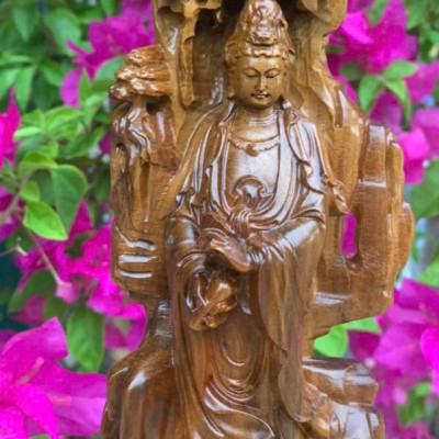 Tượng quan âm bồ tát năm hải tọa sơn bằng gỗ bách xanh thơm nức kt cao 22x9x7cm