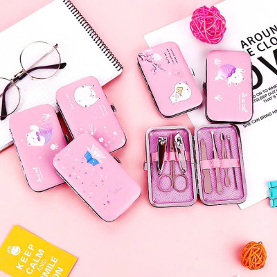 Bộ dụng cụ cắt móng tay làm đẹp 7 món có hộp đựng tiện dụng PaKaSa - Hàng chính hãng (Họa tiết ngẫu nhiên)