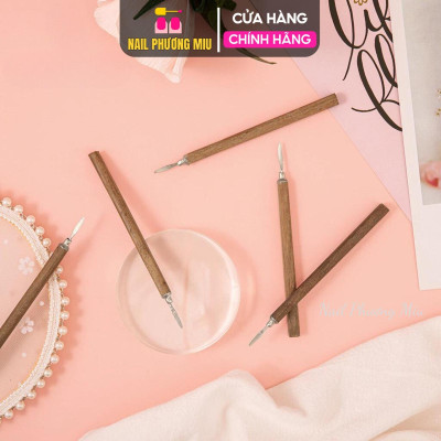 Cây Lấy Khóe Móng Cán Gỗ, Chất Liệu Gỗ Chắc Chắn, Đầu Lưỡi Thép Sắc Bén, Tiện Lợi Dành Cho Thợ Nail, Làm Nail Dễ Dàng