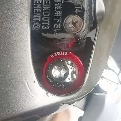 Ốc Chân Kính Gương Salaya Inox 304 tặng kèm Lông Đền Nhôm 10li ĐỎ Kitaco Siêu Rẻ Đẹp