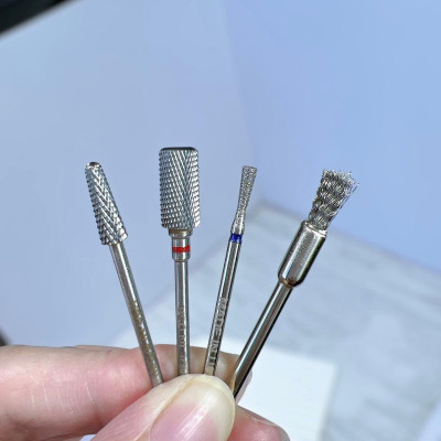 Combo 3 Đầu Mài Titan Tặng Chổi Vệ Sinh, Đầu Mài Da, Mài Chân Móng Up, Mài Mịn Phá Gel Titanium Vonfram Siêu Bền Làm Nail Tiện Lợi, Không Nóng Móng