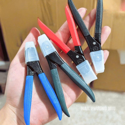 Kìm Bấm Móng Đa Năng Siêu Khỏe Làm Nail Màu Ngẫu Nhiên, Mũi Cong Theo Đầu Móng, Kềm Cắt Móng Êm Không Bị Văng, Lò Xo Tạo Lực Hồi Mở Kềm Cắt Móng Giả