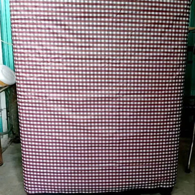 Áo bọc   máy giặt cửa trên  cho máy từ  9 -  10 kg  , vải dù siêu bền ,  thoáng khí  , chống nước  , chống bụi tốt   bảo vệ máy  khỏi mưa nắng khi để ngoài trời  ,giao màu ngẫu nhiên