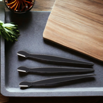 Dao Cạo Lông Mày Màu Đen Kai Groom 38531-HC1161