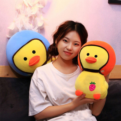 Gấu Bông Vịt Đội Nón Bảo Hiểm Dễ Thương Siêu Cưng (25cm--->40cm) Vải Miniso Mềm Mịn Êm Ái Hàng Cao Cấp, An Toàn Cho Trẻ Nhỏ