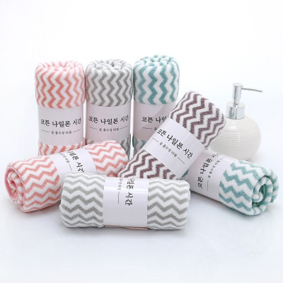 Combo  5 cái khăn lau mặt lông cừu Hàn Quốc .50 x 30cm ,  kẻ sọc nhiều màu ,  được cuộn tròn , sợi bông mềm mại cao cấp dùng rất tiện dụng 